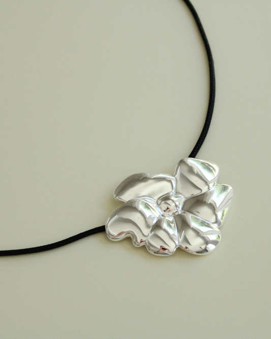 Le Fleur Pendant